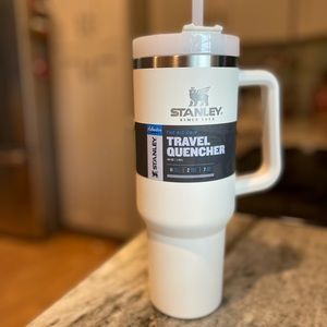 Stanley adventure quencher 40 ounce